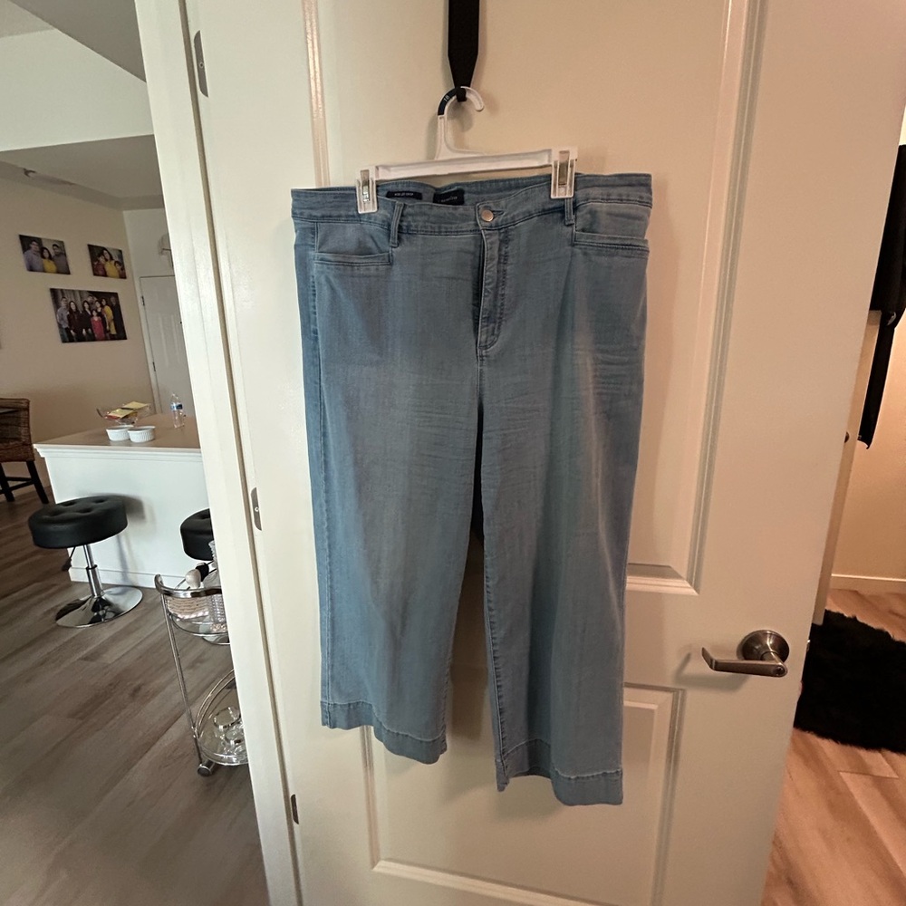 Wide leg crop